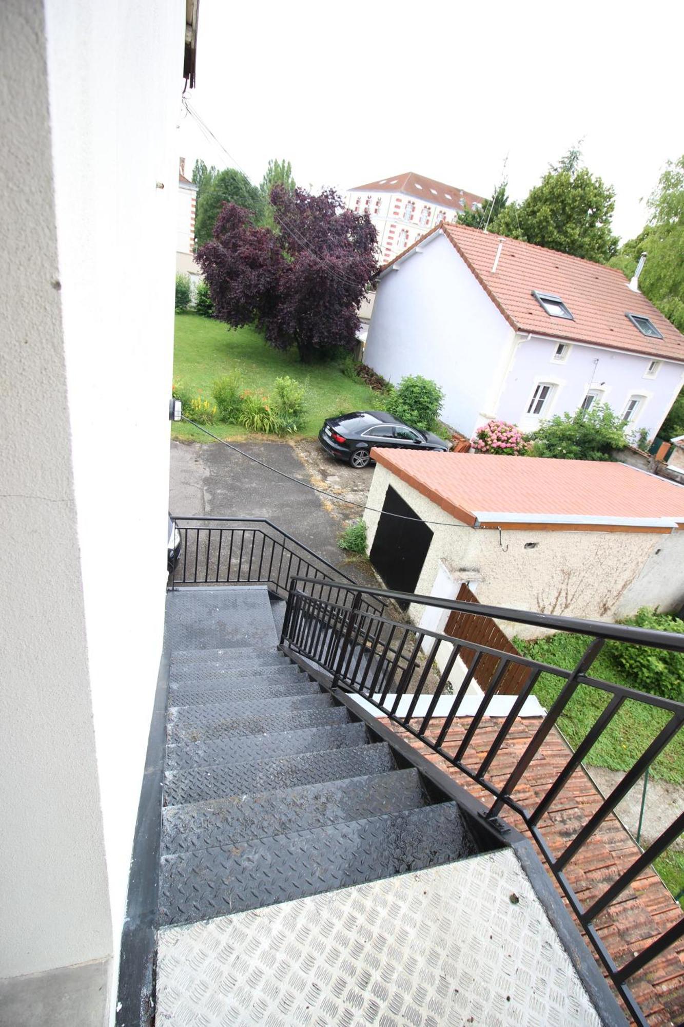 3 Chambres - Tres Grand Jardin Privee - Terrasse Privee - Garage Velo Et Moto - Parking Voiture Privee Dans La Propriete - Gere Par Presta-Zen'Services Thierville-sur-Meuse Εξωτερικό φωτογραφία