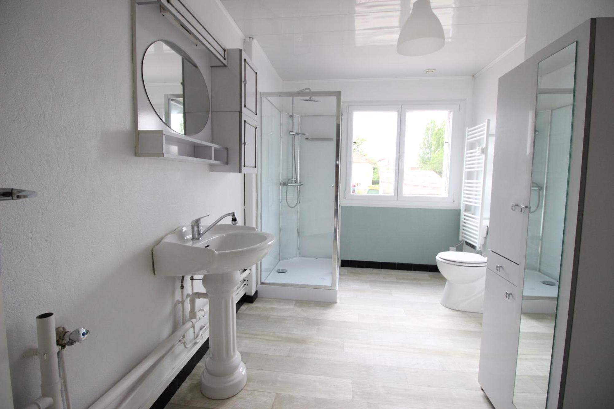 3 Chambres - Tres Grand Jardin Privee - Terrasse Privee - Garage Velo Et Moto - Parking Voiture Privee Dans La Propriete - Gere Par Presta-Zen'Services Thierville-sur-Meuse Εξωτερικό φωτογραφία