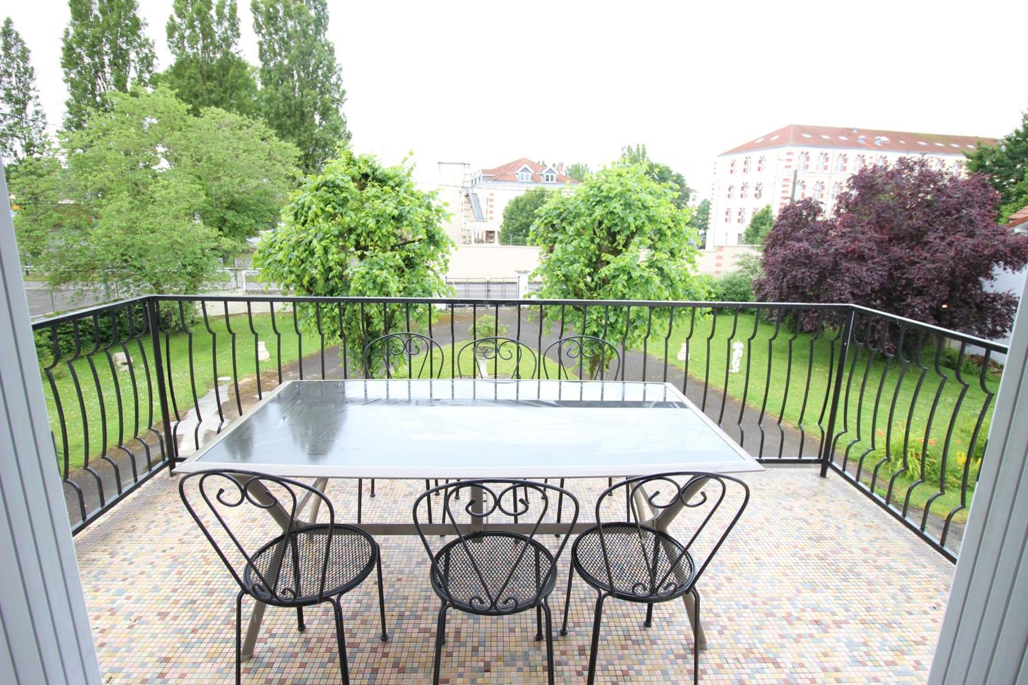 3 Chambres - Tres Grand Jardin Privee - Terrasse Privee - Garage Velo Et Moto - Parking Voiture Privee Dans La Propriete - Gere Par Presta-Zen'Services Thierville-sur-Meuse Εξωτερικό φωτογραφία